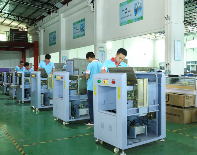 小孩子過（guò）安檢（jiǎn）機要有（yǒu）哪些注意事項