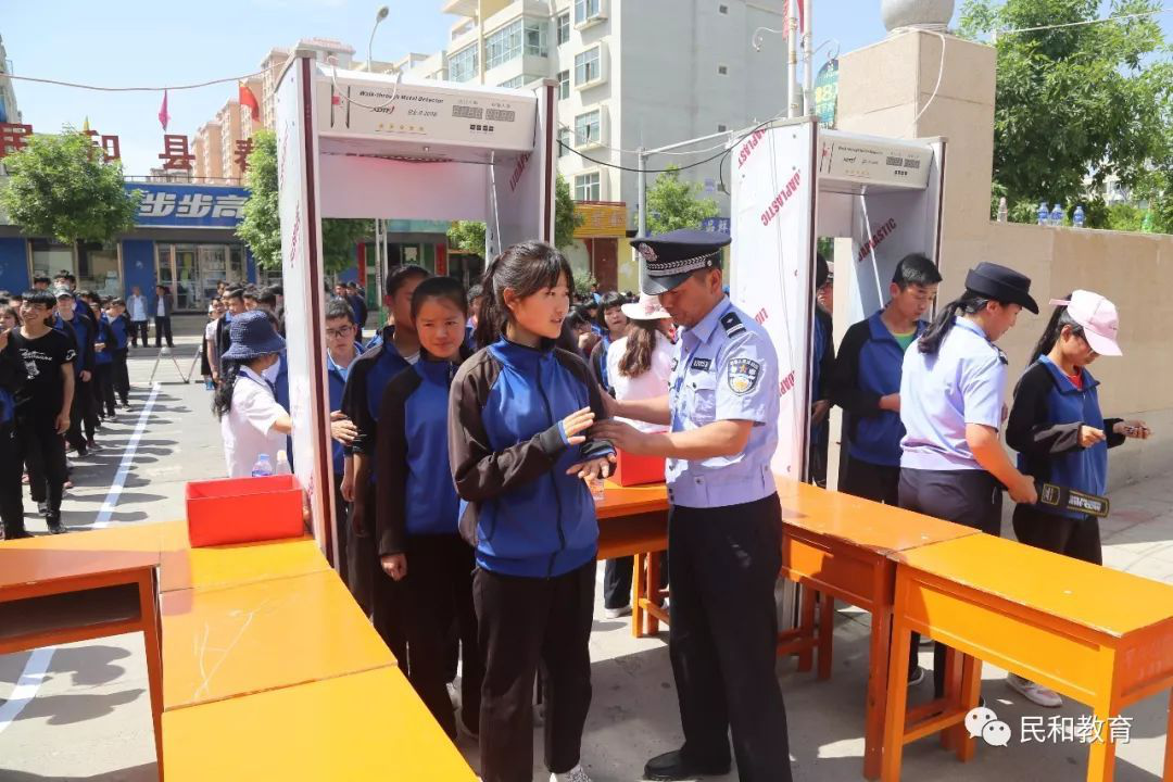 高考成績（jì）公布了 是否想（xiǎng）起我們為（wéi）高考安檢做過的那些事