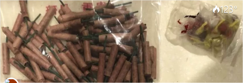 首都機場安檢時沒收（shōu）了大量爆竹和炮火