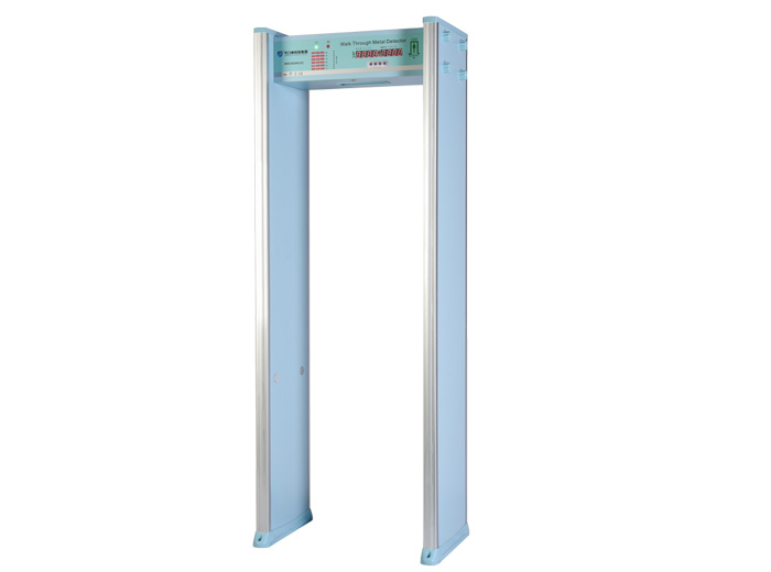 為（wéi）了防（fáng）止學生在課（kè）堂上使（shǐ）用手機，學校設置（zhì）了安檢門