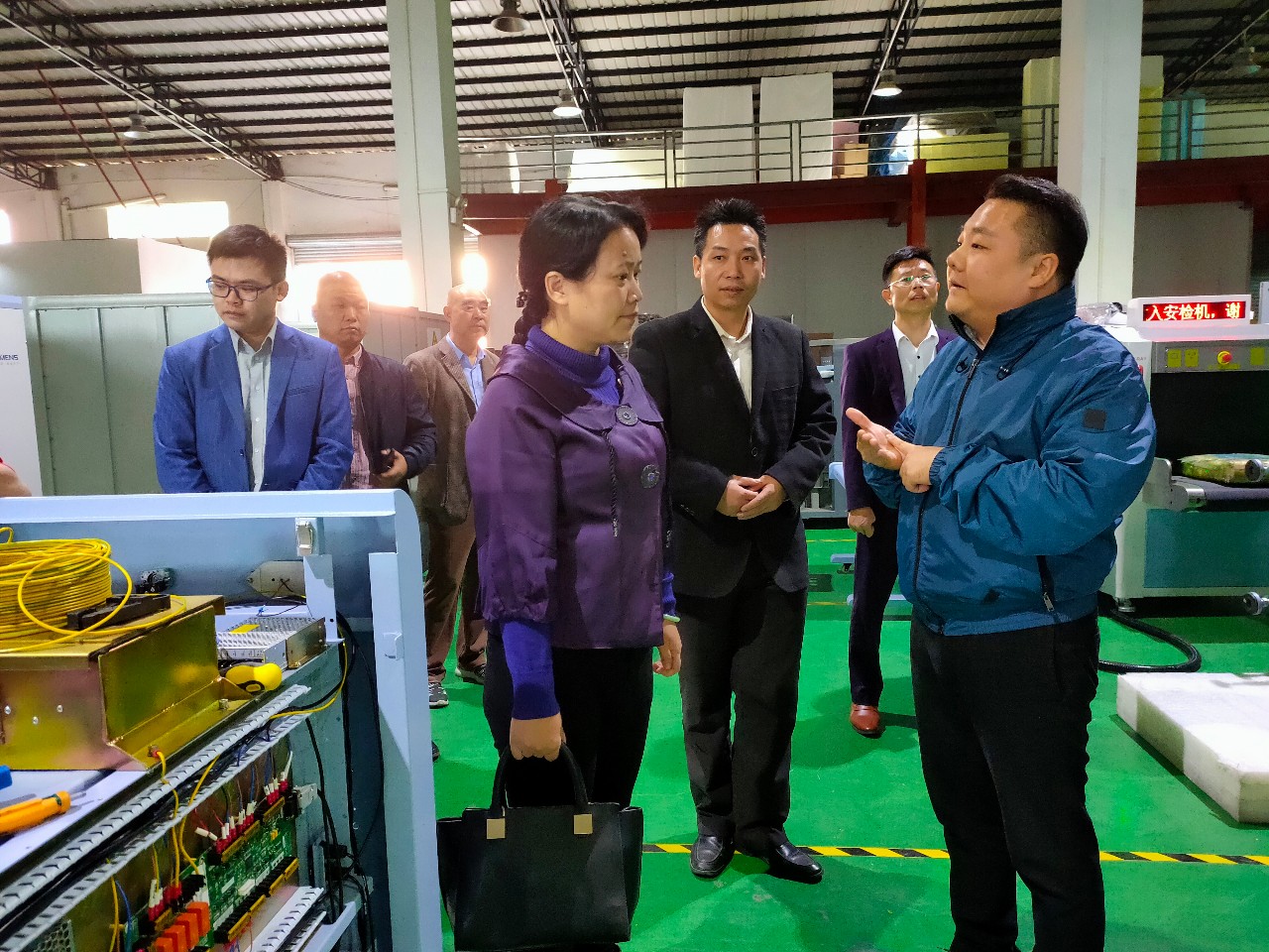 東城（chéng）政法委領導率隊考察指導天美mv星空mv免费观看科技集團“平安文化”建設（shè）情況